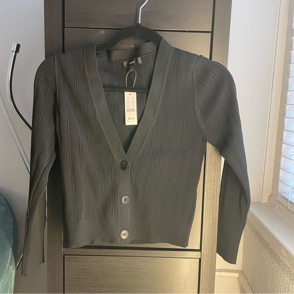 J.Crew Supersculpt V-neck cardigan sweater in black - Picture 2 of 11